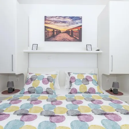 Jasna Макарска